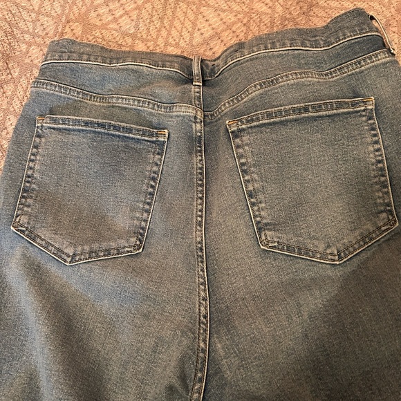 New never worn Gap 70’s flare high rise jeans. Size 33 regular - Picture 3 of 15